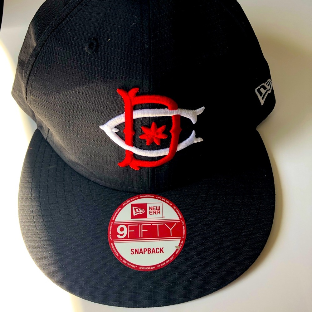 DC Limited SnapBack with Detail Embroidery NEW